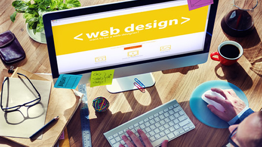 Webový design - monitor žluté pozadí